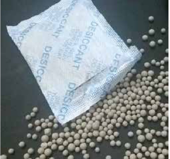 Clay desiccant pack with beads